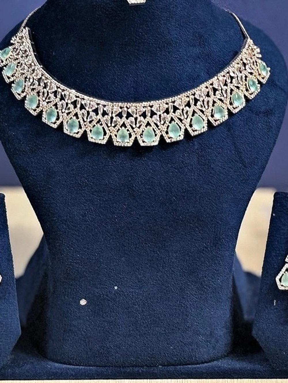 Brand New !Stunning Green Stone Necklace and Earrings